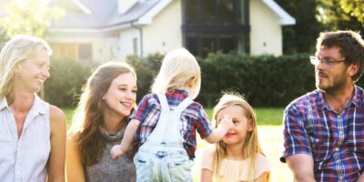 Descubre cuánto cobra una au pair en España: salario promedio, derechos laborales y más