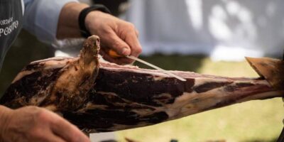 ¿Cuánto cobra un cortador de jamón profesional? Salarios y factores clave