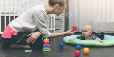 ¿Cuánto se Cobra por Cuidar Niños?  Salarios en esta Profesión