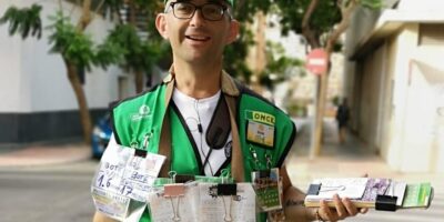 Descubre cuánto cobra un cuponero de la ONCE y cómo puede ganarse la vida cambiando vidas