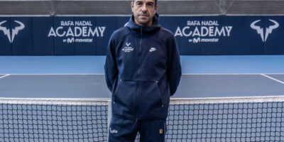 Descubre cuánto cobra un entrenador de tenis y cómo llegar a esa cifra