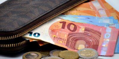 Cómo calcular el salario de un trabajador de Port Aventura: Guía completa