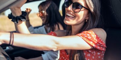 ¿Cuánto cobra una gestoría por realizar el cambio de nombre de un coche?