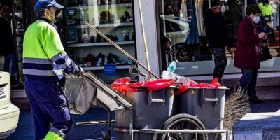 Salarios en Osakidetza: ¿Cuánto cobra un operario de servicios?