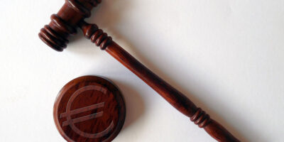 Cuánto cobra un abogado por un monitorio: honorarios legales en España