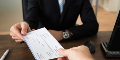 Descubre cuánto gana una modista por hora y sorpréndete con sus honorarios
