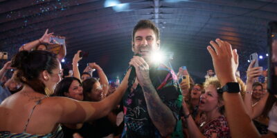 Cuánto cobra Melendi por concierto: última información del cantante