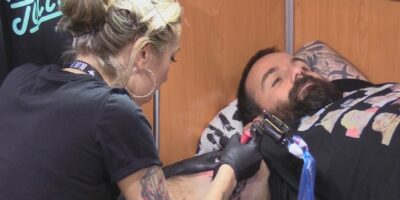 Descubre cuánto gana un tatuador en España: Salarios y factores que influyen en sus honorarios